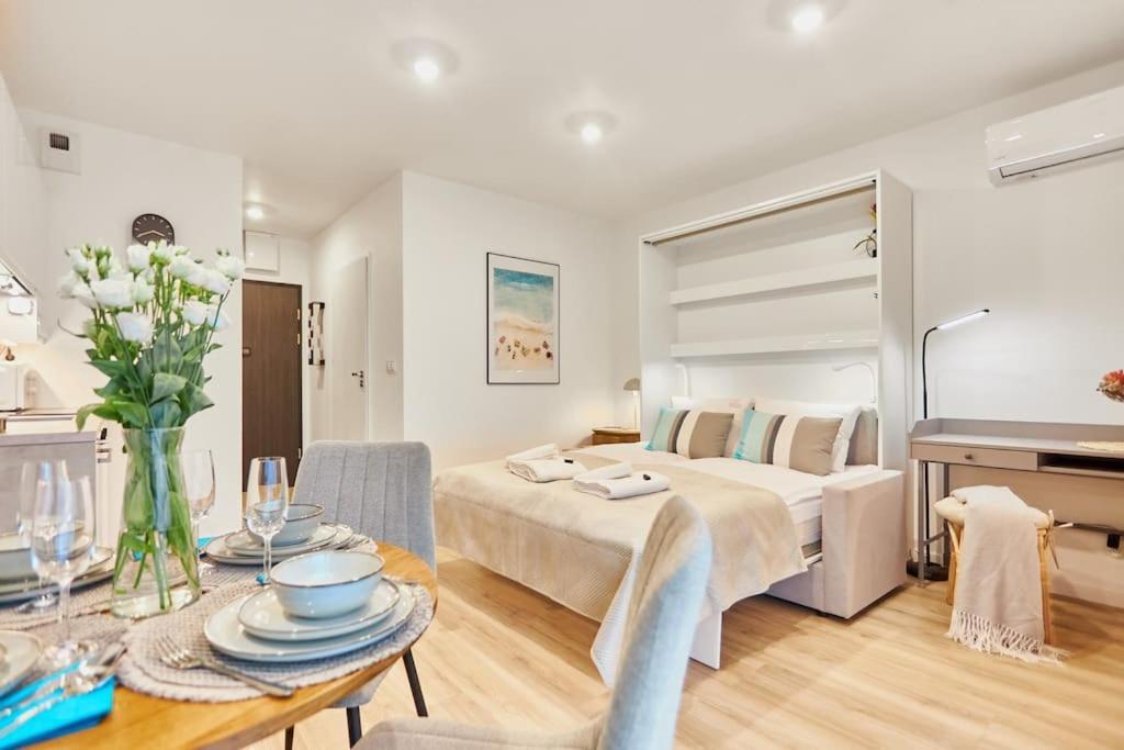 Golden Hour Apartments- Plac Slowianski 26 سفينويتشي المظهر الخارجي الصورة