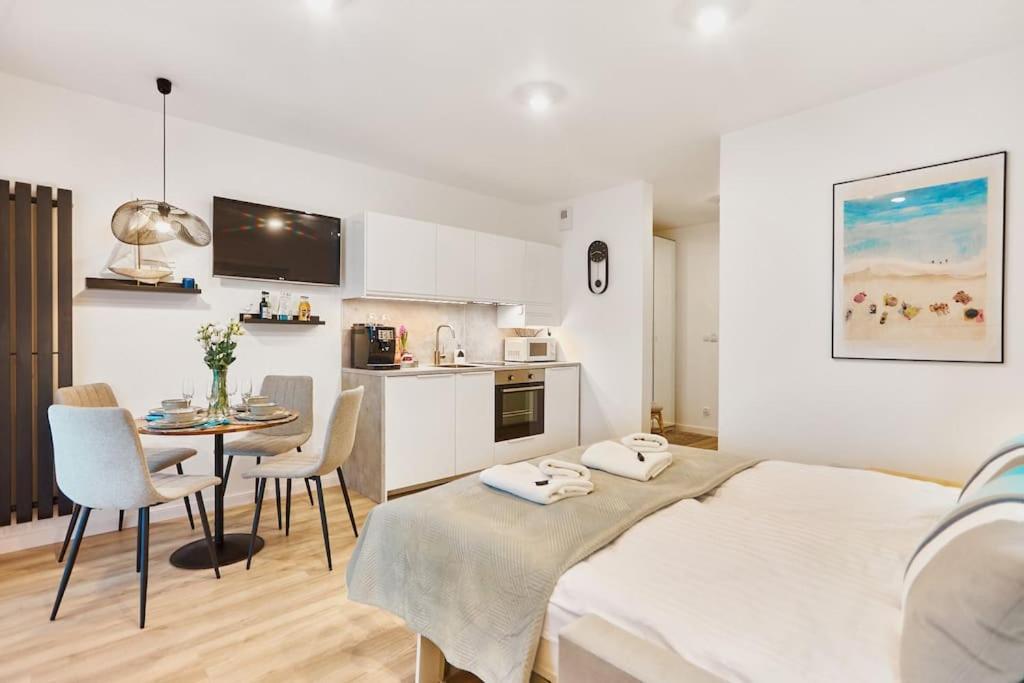 Golden Hour Apartments- Plac Slowianski 26 سفينويتشي المظهر الخارجي الصورة